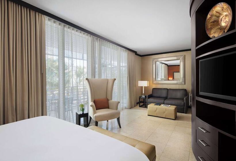 סוויטה צדדית נוף לים, Z Ocean Hotel, Classico A Sonesta Collection