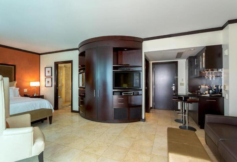 סוויטה מותאמת לאדם עם מוגבלויות, Z Ocean Hotel, Classico A Sonesta Collection