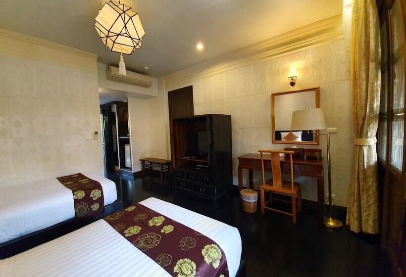 Номер Deluxe, Tharaburi Resort