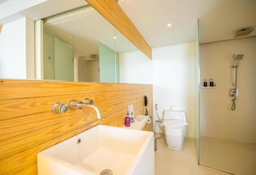 اتاق استاندارد با چشم‌انداز دریا, Centara Q Resort Rayong