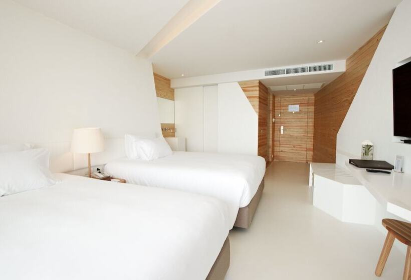 اتاق سوپریور با چشم‌انداز دریا, Centara Q Resort Rayong