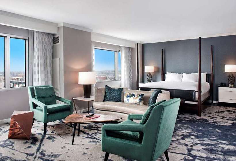 キングサイズベッドのスイートルーム, Hilton Baltimore Inner Harbor