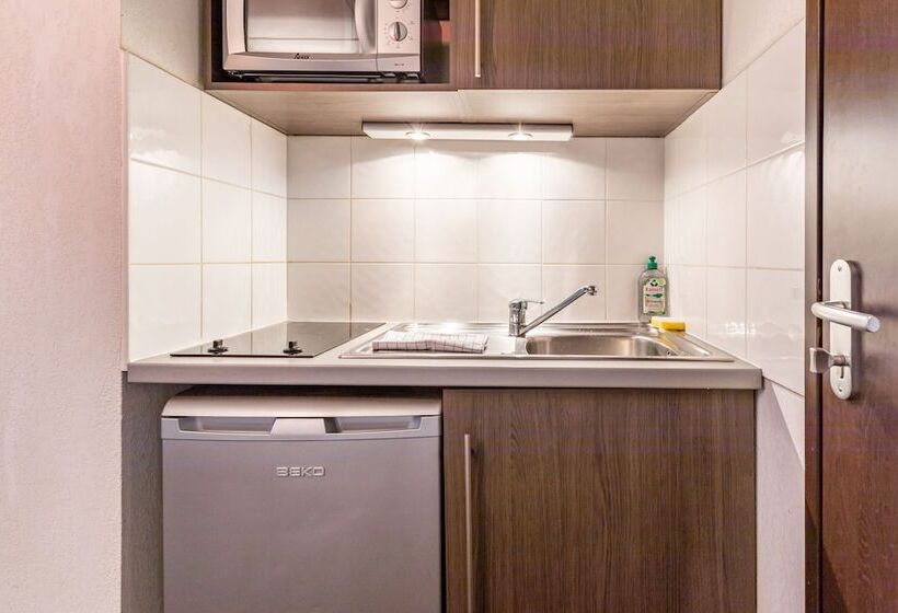 Студия Стандарт, Comfort Aparthotel Nimes Centre