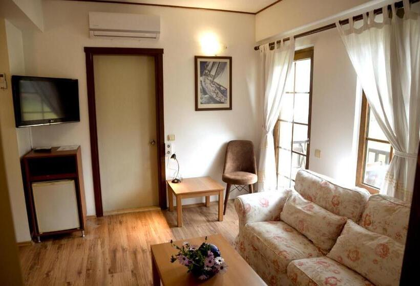 Семейный Номер, Efe Hotel Gocek
