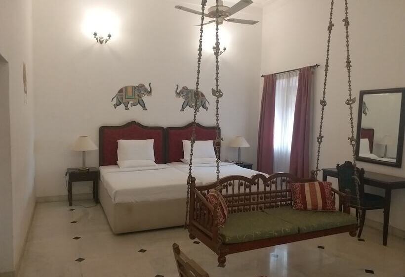 سوییت لوکس, Jayamahal Palace