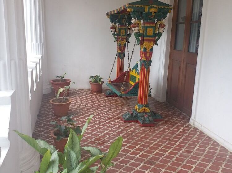 سوئیت رویال, Jayamahal Palace