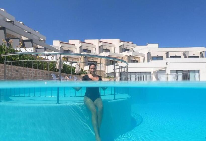 Полулюкс Вид на Бассейн, Selini Suites & Waterpark