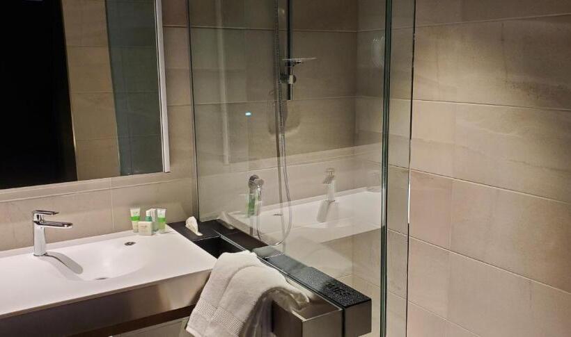 Номер Superior Кровать Кинг, Grand Times Hotel Laval   Centropolis