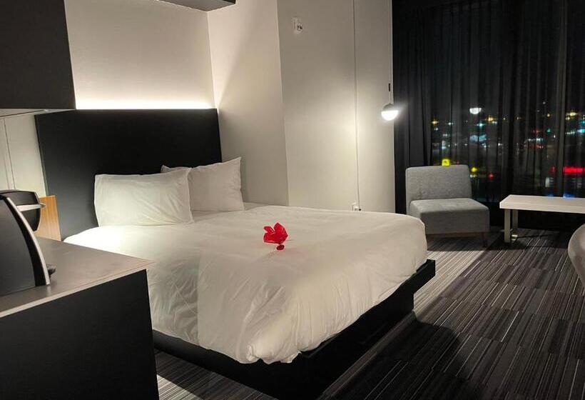 Люкс Superior, Grand Times Hotel Laval   Centropolis
