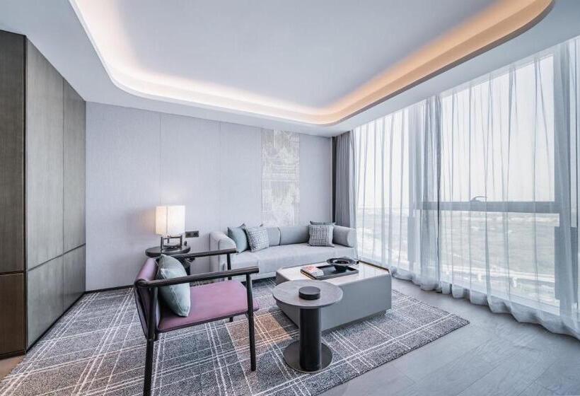 Люкс Кровать Кинг, Hualuxe Xi An Chanba, An Ihg