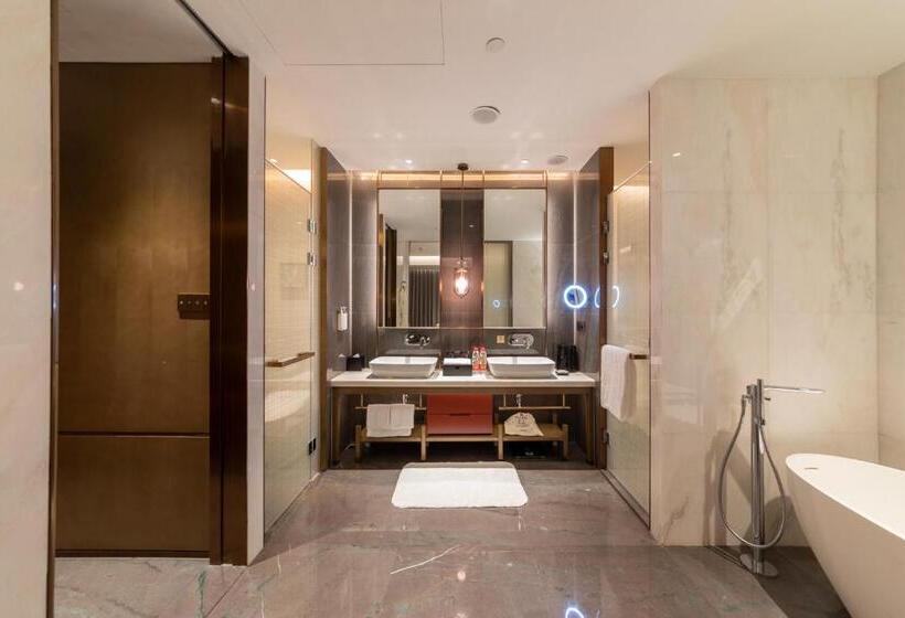 Люкс Кровать Кинг, Hualuxe Xi An Chanba, An Ihg