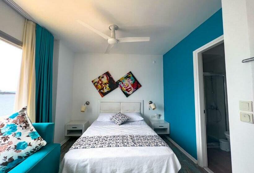 キングサイズベッドのスタンダードルーム, Larimar Hotel Cesme