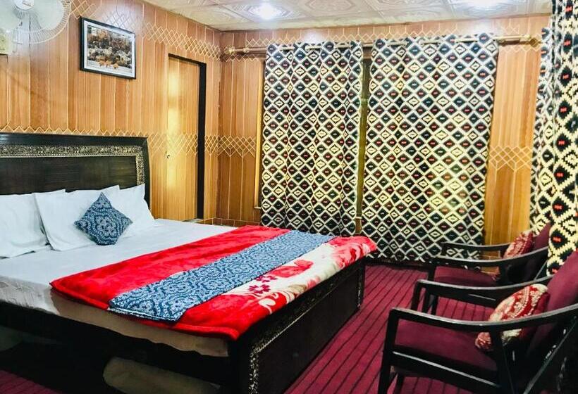 اتاق استاندارد با تخت بزرگ, Skardu Lodge