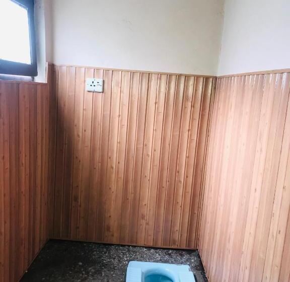 اتاق استاندارد سه نفره, Skardu Lodge