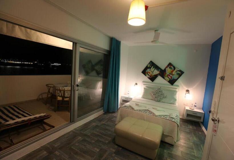 オーシャンビュースタンダードルームバルコニー付き, Larimar Hotel Cesme