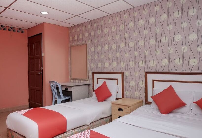 Трехместный Номер Deluxe, Oyo 90167  Tiara