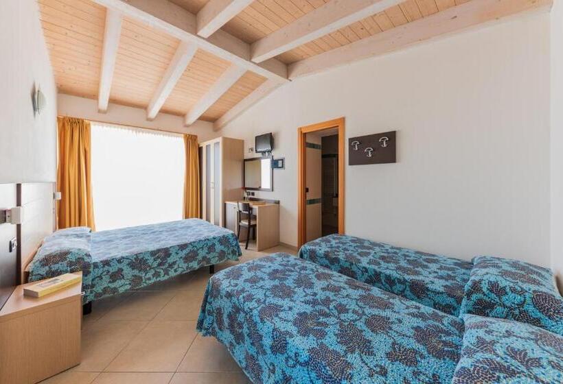 דירת פנטהאוז 1 חדרי שינה, Residence Renadoro