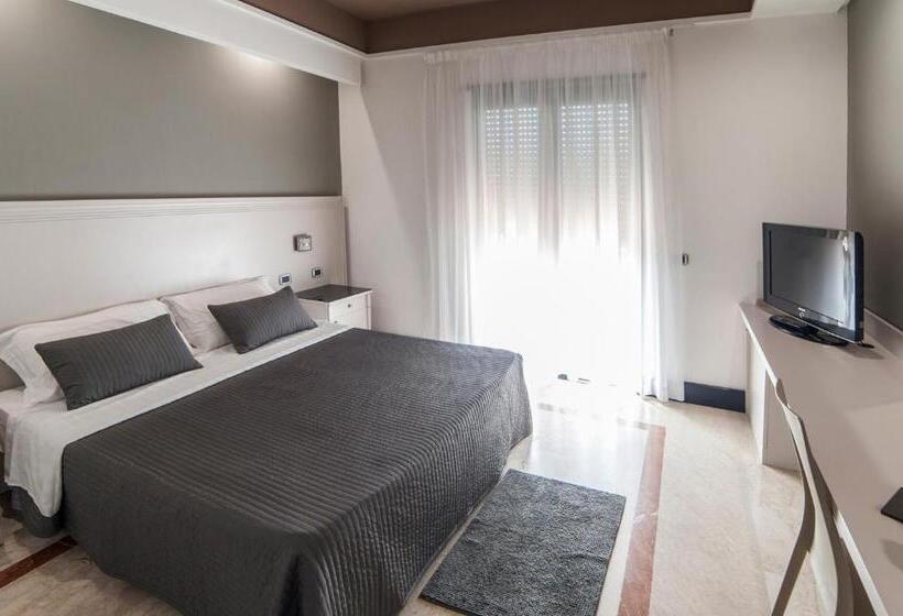 Четырехместный Номер Стандарт, Giulia Ocean Club