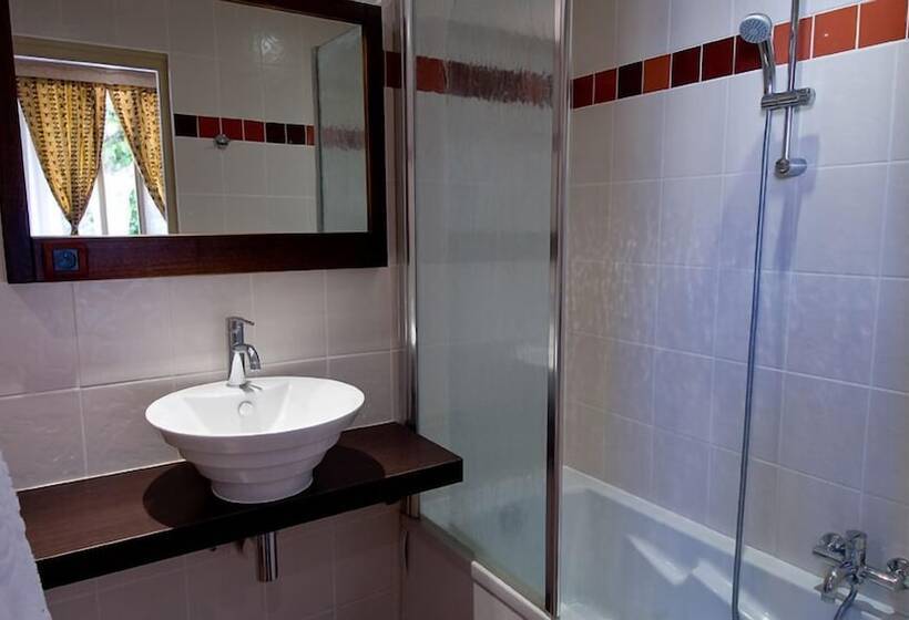 اتاق راحتی, Hôtel L Iroko The Originals City