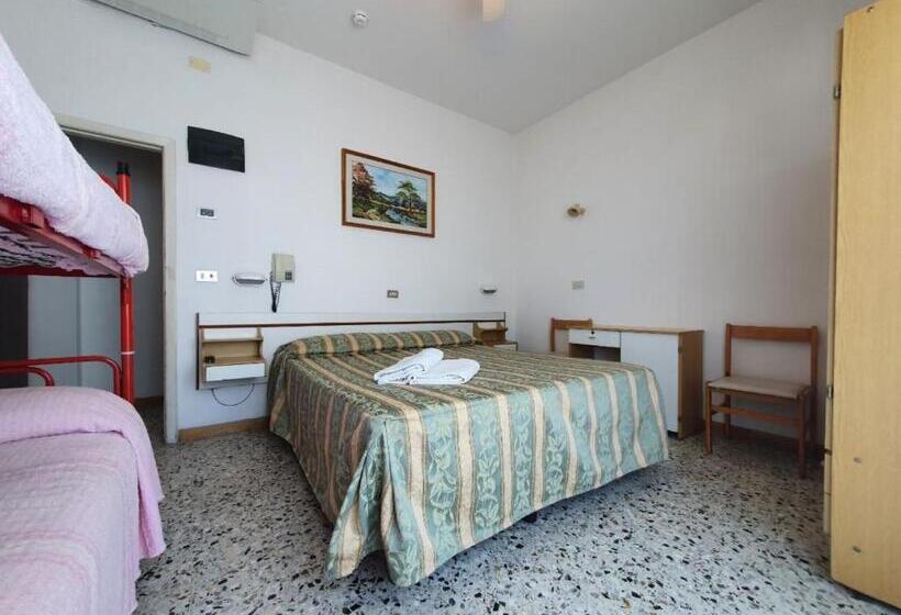 غرفة قياسية رباعية, Moresco   Piscina Beach Village