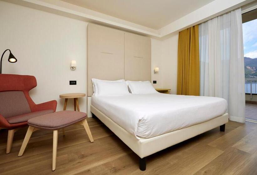 Номер Deluxe Вид на Озеро, Park Hotel Casimiro