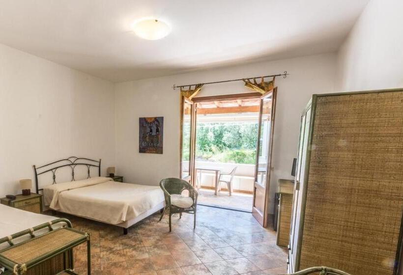 스탠다드 트리플 룸, Residence Hotel Baia Portinenti