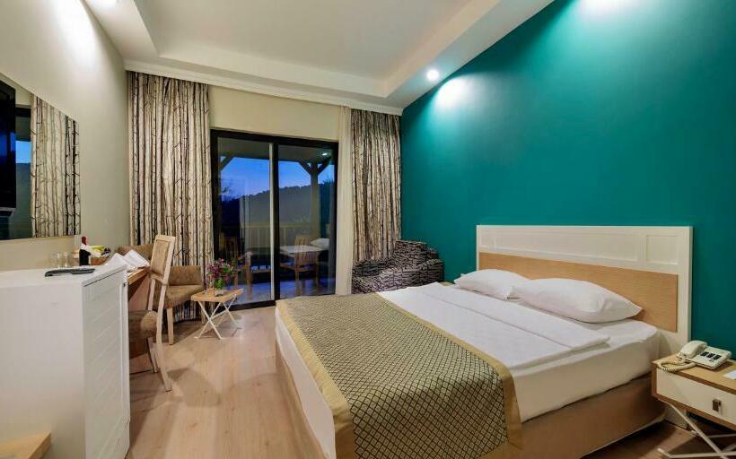 Номер Стандарт Вид на Море, Green Bay Resort & Spa