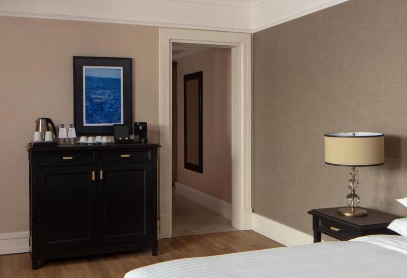 キングサイズベッドのクラブルーム, Istanbul Marriott Pendik