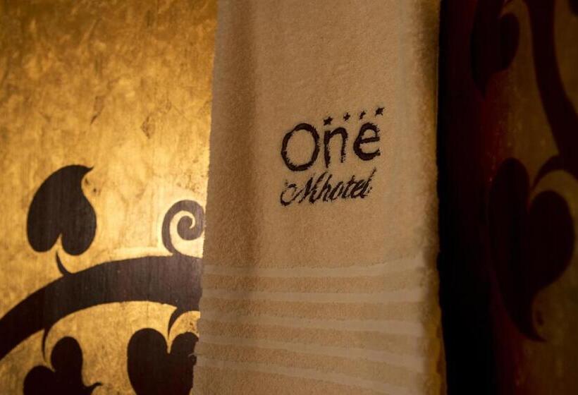 Полулюкс, Onem