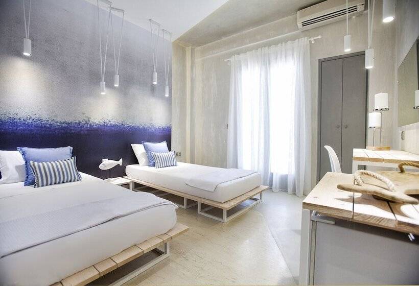 컴포트 룸, Privee Santorini