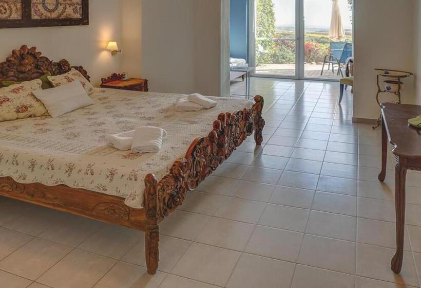 Трехместный Номер Deluxe Вид на Море, Villa Sevasti