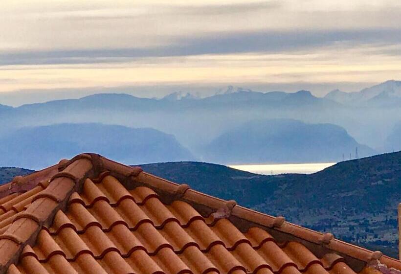 Полулюкс, Aegli Arachova