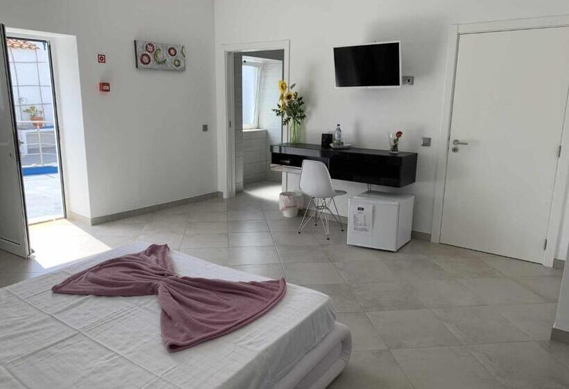 适合残疾人士使用的带超级大床的标准间, Carvoeiro B&b And Spa