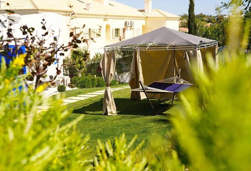 适合残疾人士使用的带超级大床的标准间, Carvoeiro B&b And Spa