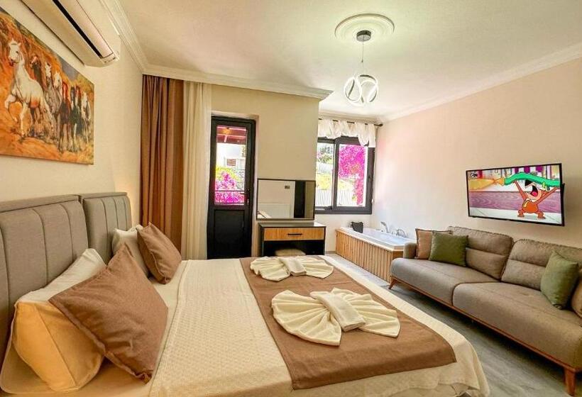 Номер Стандарт Трехместный, Mykonut Boutique Suites