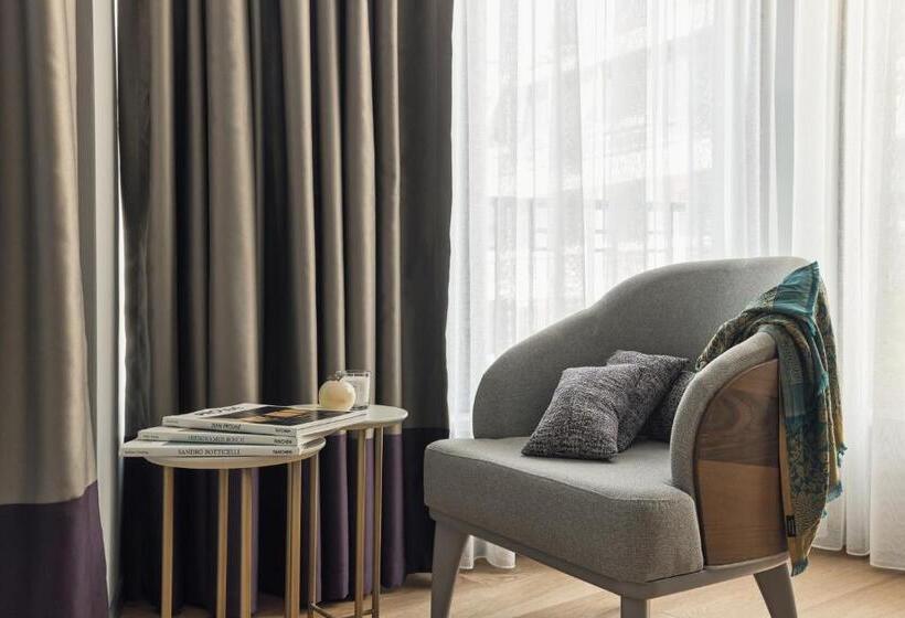 اتاق لوکس با چشم‌انداز شهر, La Fleur Boutique