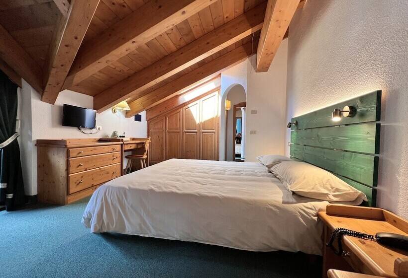 اتاق استاندارد سه نفره, B&b Garni Villa Campitello