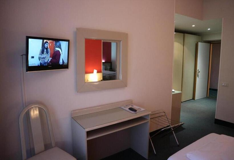 Quarto Familiar, Bristol