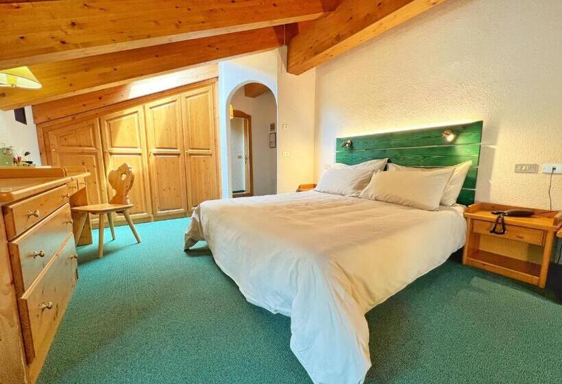 اتاق استاندارد سه نفره, B&b Garni Villa Campitello