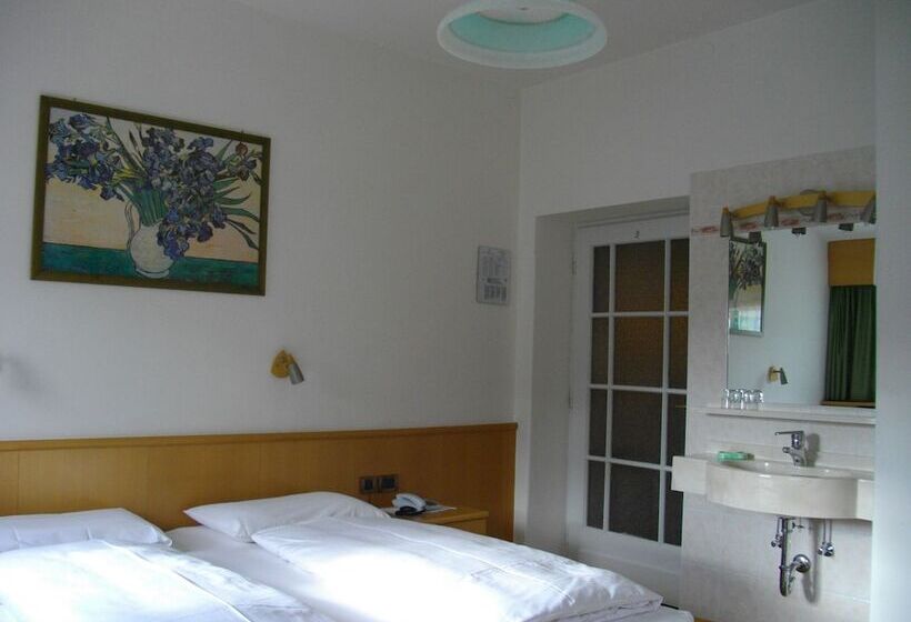 Номер Стандарт, Villa Emilia