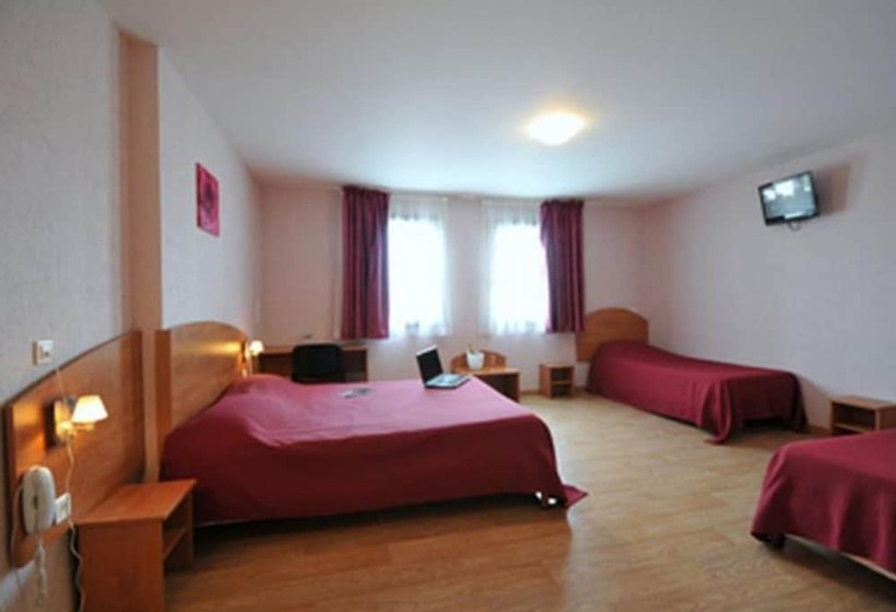 Номер Стандарт Трехместный, Prim Hotel Reims