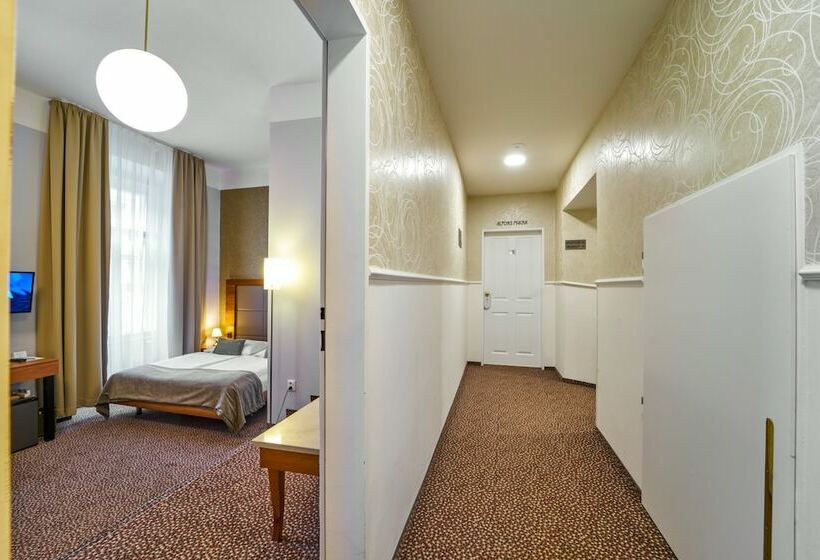 Quarto Quádruplo Estandar, Metropolitan Old Town Hotel   Czech Leading Hotels
