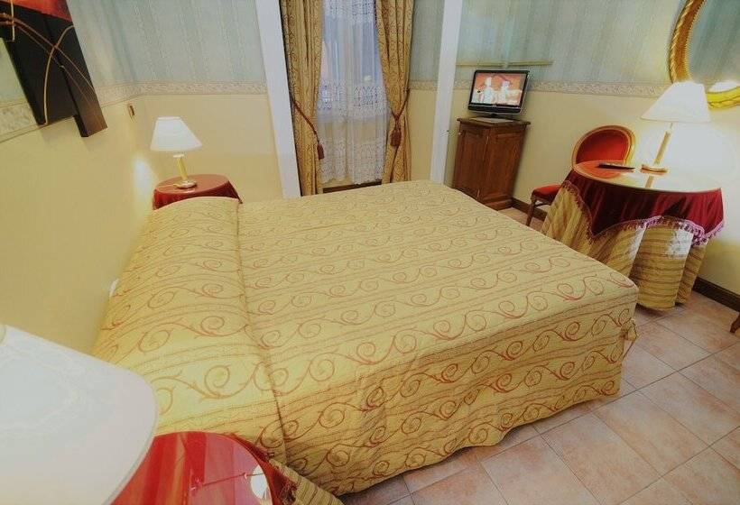 חדר סטנדרט לשלושה, Sweet Home