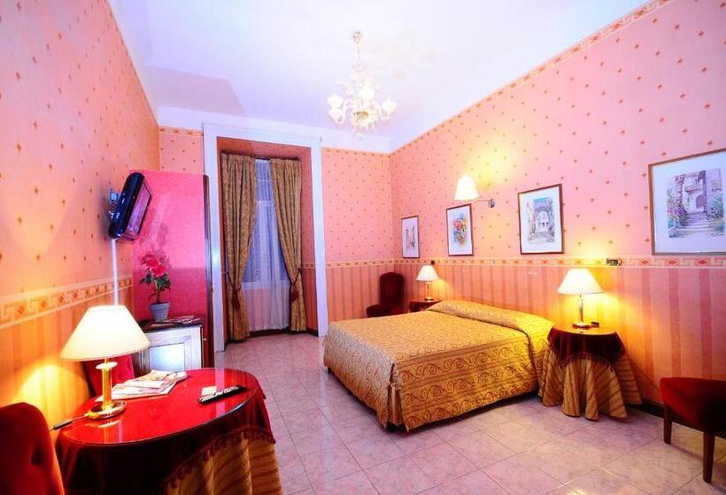 חדר סטנדרטי לחמישה אנשים, Sweet Home