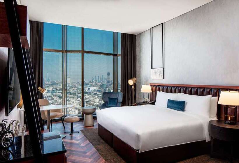 Quarto Estandar para Deficientes Físicos, Hilton Reading
