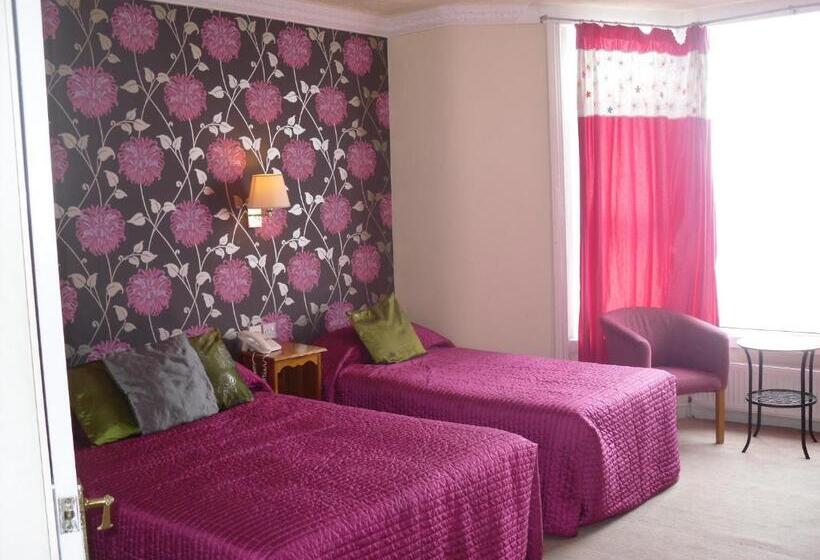 Triple Room Sea View, Tiffanys