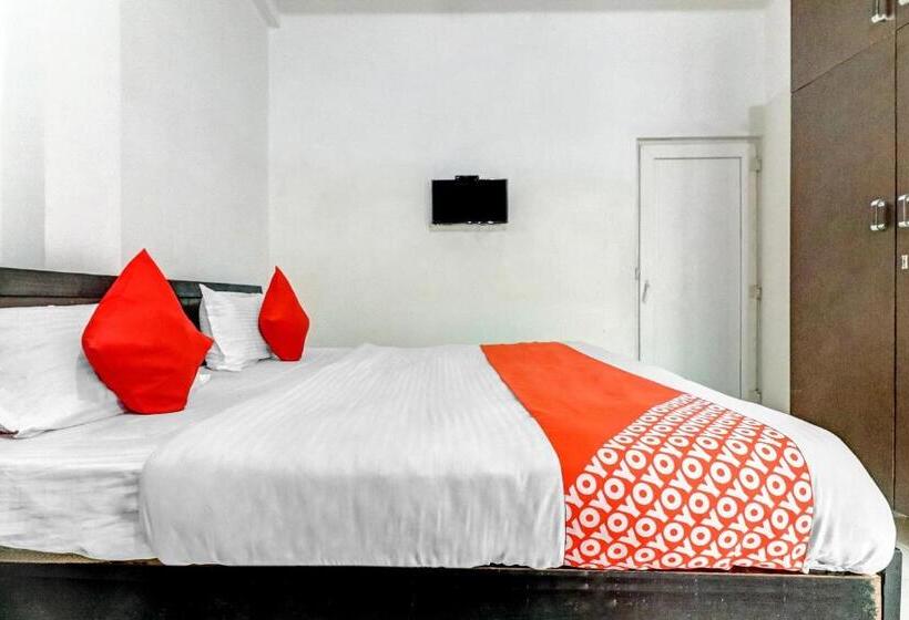 Quarto Triplo Clássico, Oyo 81561 Lucky Stay