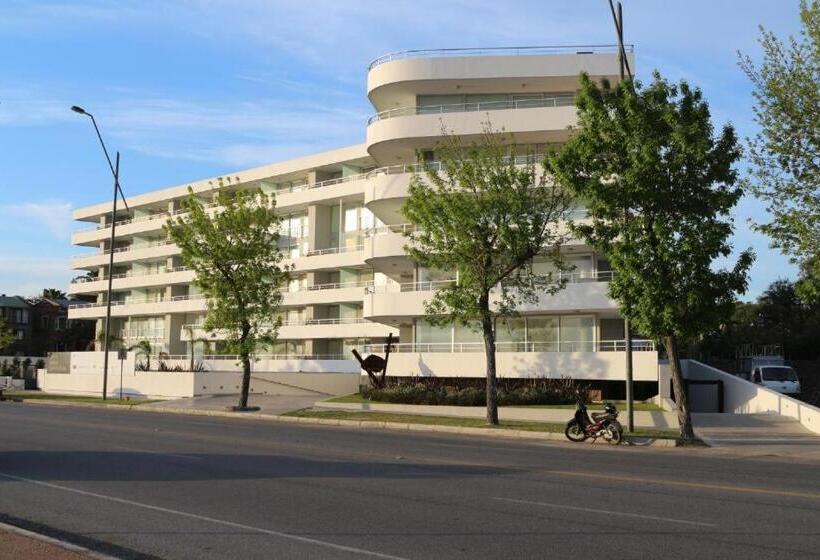 Standard studio with lake view, Monoambiente 411, Dos Orillas, Colonia