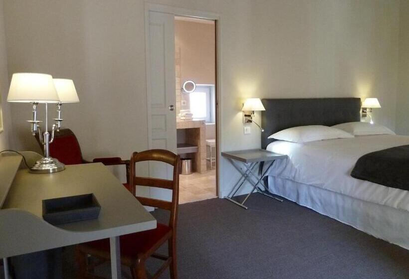 Номер Deluxe Кровать Кинг, La Maison Saint Jean