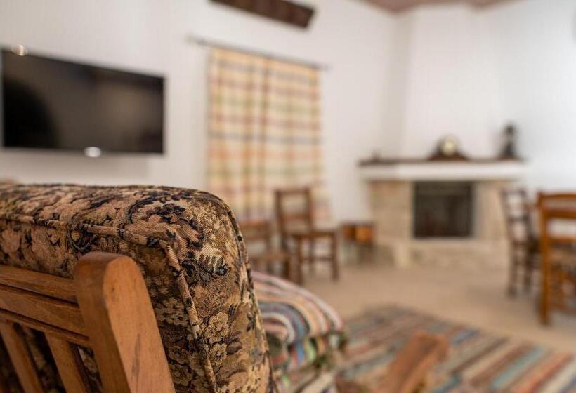 آپارتمان 1 خوابه همکف, Droshia Traditional Homes, Coco Mat Full Experience